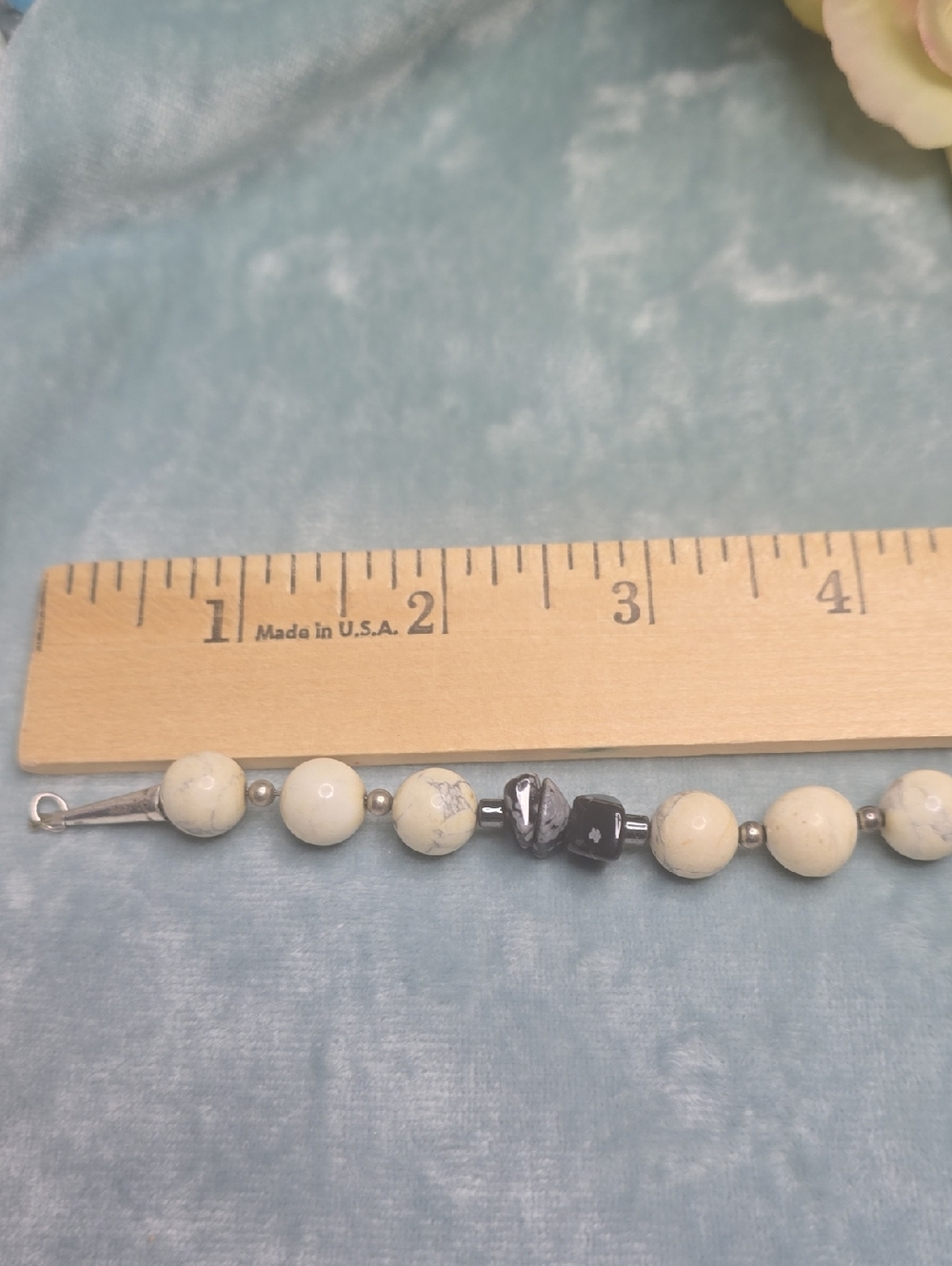 Snowflake Obsidian and Cream/White Howlite Silver Tone Beaded Necklace - Picture 9 of 13